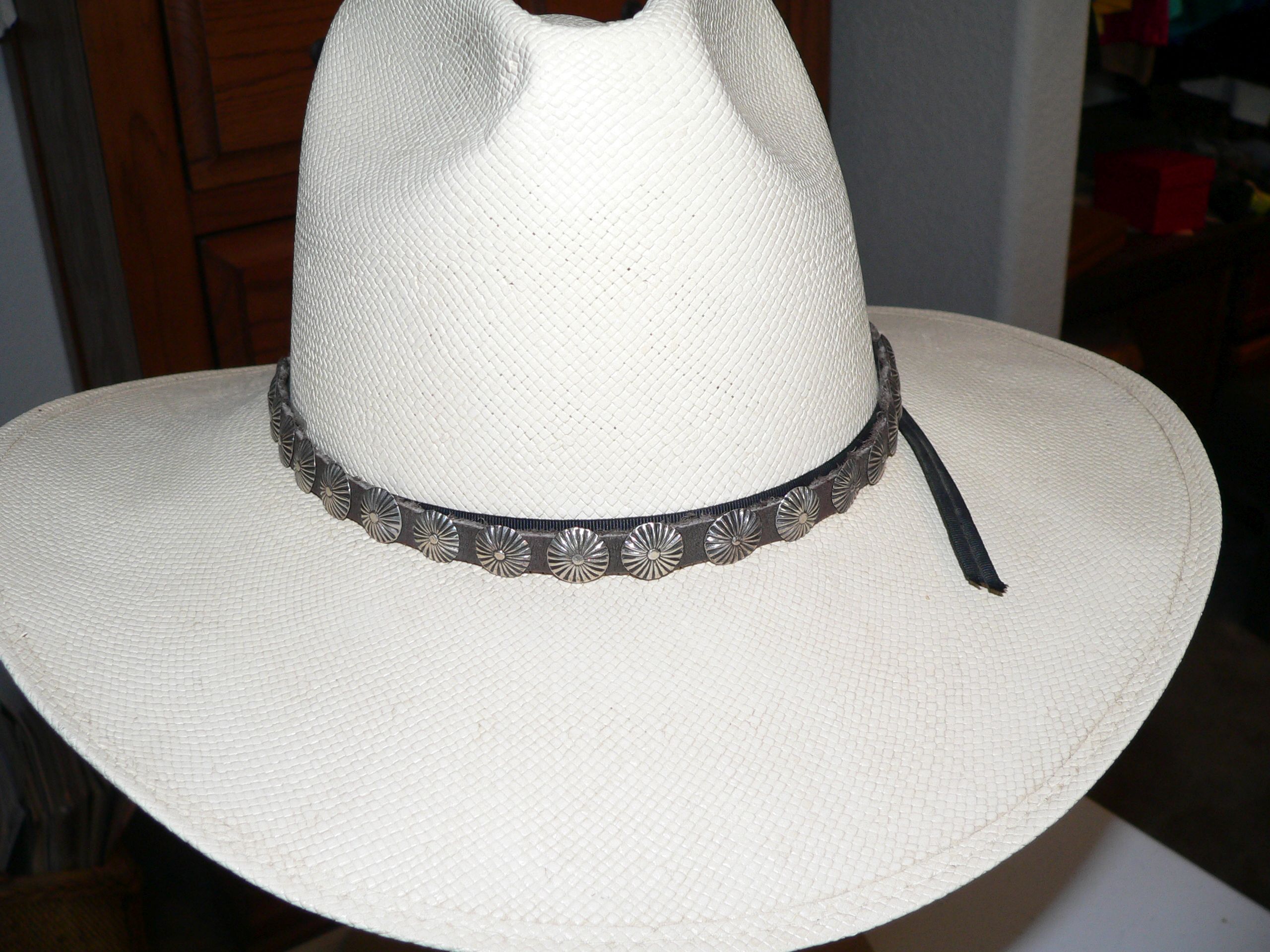 Halma Cones-Elegant with Hat 13x26mm-Brown